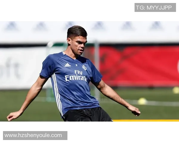 小佩佩崛起之路：从青训新星到世界足球舞台的闪耀之星